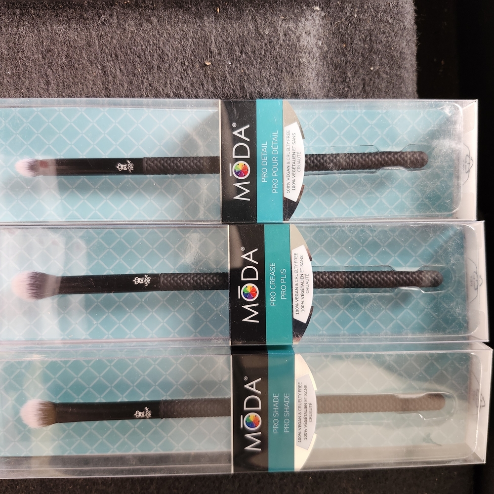 Moda Pro Black Makeup Brush Trio